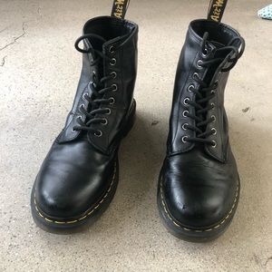 Dr. Marten’s Men’s Size 10 “1460 Smooth” Boots